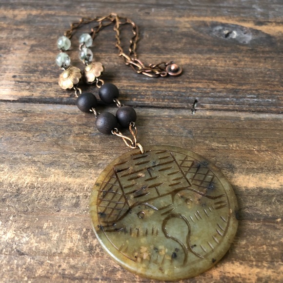 Oriental Blossom Serpentine Gemstone Necklace - Picture 7 of 10